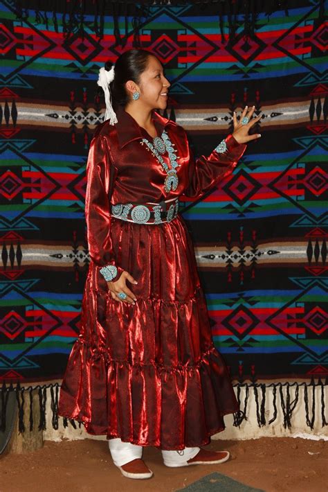 Traditional Navajo Women’s Clothing: Designs & History