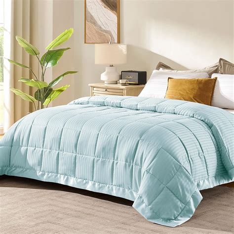 Queen Size Blanket with Satin Trim, Lightweight Down Alternative ...