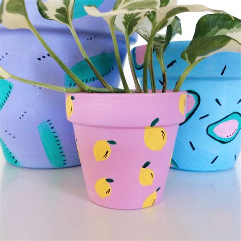 Cute Pastel Pot Plants | Painted pots diy, Painted flower pots, Plant ...