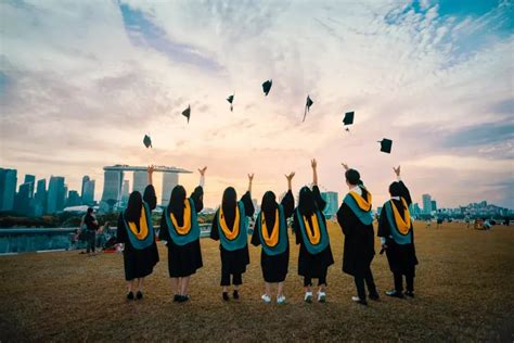 新加坡资助留学生高校名单出炉，最认可国内10所大学，中科大落榜 - 哔哩哔哩