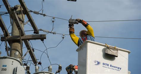 Power outages hit DTE Energy, Consumers Energy customers