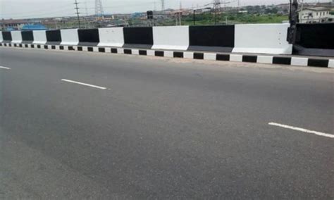 Liquid Paints For Traffic Markings - Yellow Taxiway paints Manufacturer ...