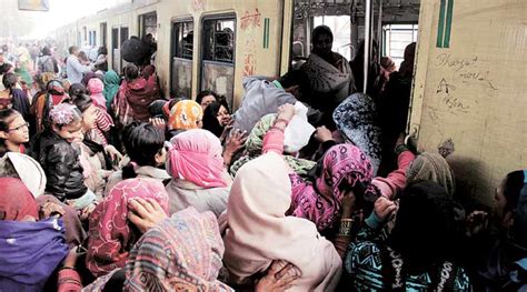 Delhi Local Train 的图像结果