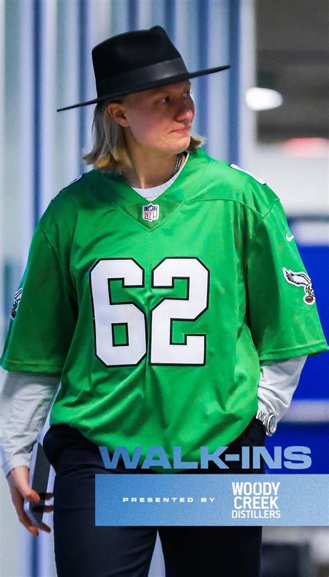 Toronto’s Hannah Miller honouring a football great 🤝 in Jason this ...