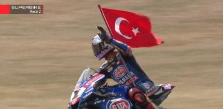 Razgatlioglu conquista la victoria 101 de Yamaha