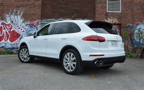 2016 Porsche Cayenne S E-Hybrid: The Good and Bad of the Cayenne - 2/19