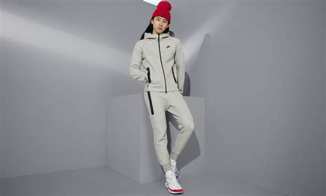 Nike Sportswear Tech Fleece Windrunner Men's Full-Zip Hoodie. Nike IN