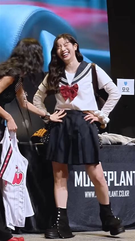 250906 - Dahyun showing her double skirt technique - PTKOREA