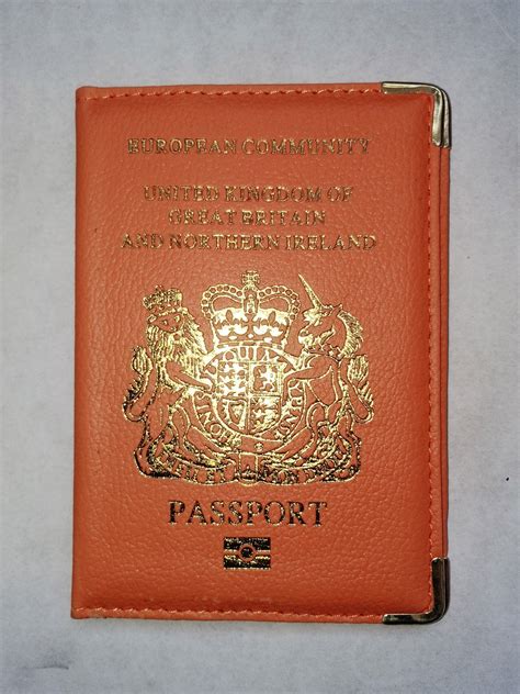免签188个国家！荷兰护照含金量排名下滑？哪些护照更“值钱”|荷兰|护照|含金量_新浪新闻