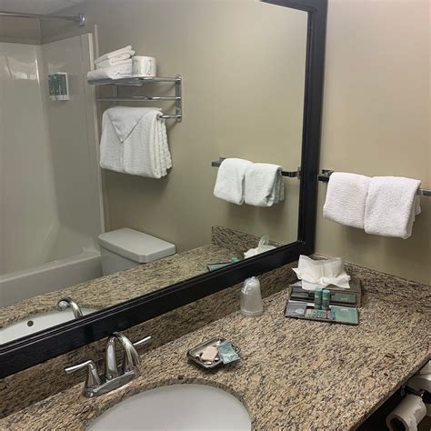 BEST WESTERN ROCKY MOUNTAIN HOUSE INN & SUITES (Alberta) - Hotel ...