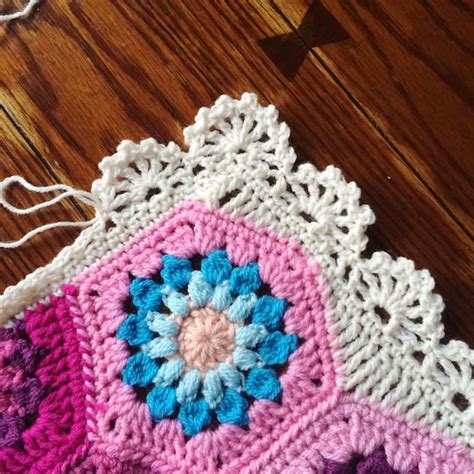 10 Beautiful Crochet Border and Edging Ideas For Garments - Blue Star Crochet