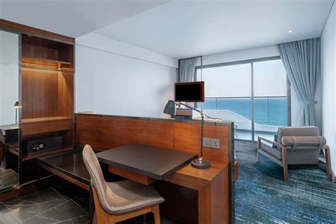 HILTON GARDEN INN DA NANG - Hotel Reviews, Photos, Rate Comparison ...