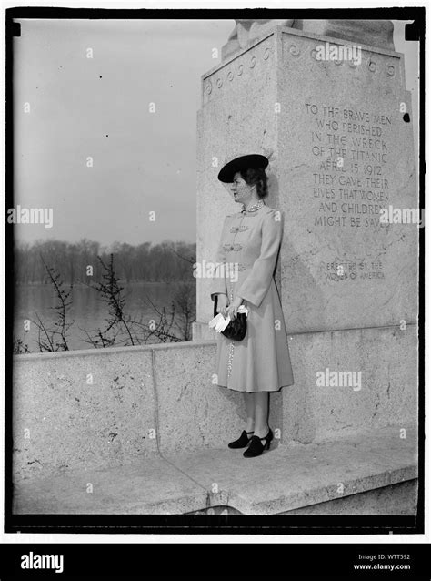 Titanic memorial washington hi-res stock photography and images - Alamy