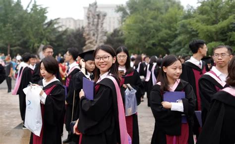 北京大学2023年本科生毕业典礼暨学位授予仪式举行_中国网