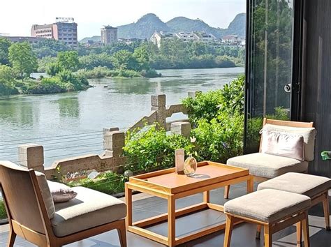 LI RIVER LANDSCAPE · RIVERSIDE COURTYARD HOTEL( ELEPHANT TRUNK HILL AND ...