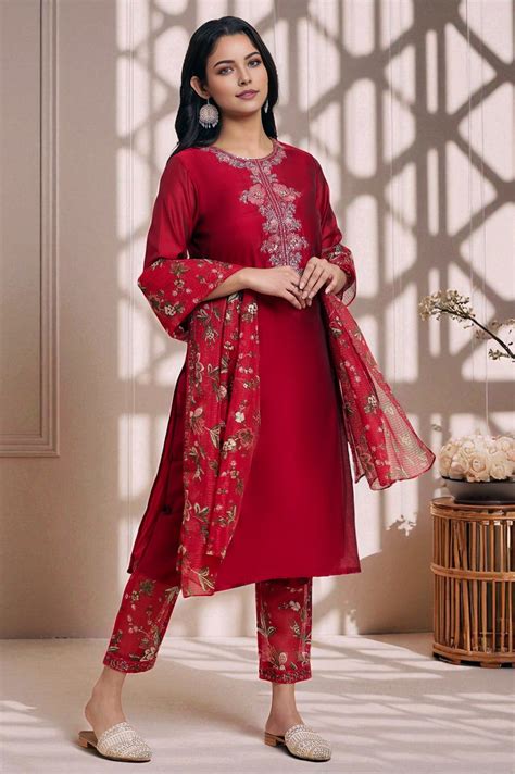 Buy Red Dori Embroidered Chanderi Straight Kurta, Pants and Dupatta ...