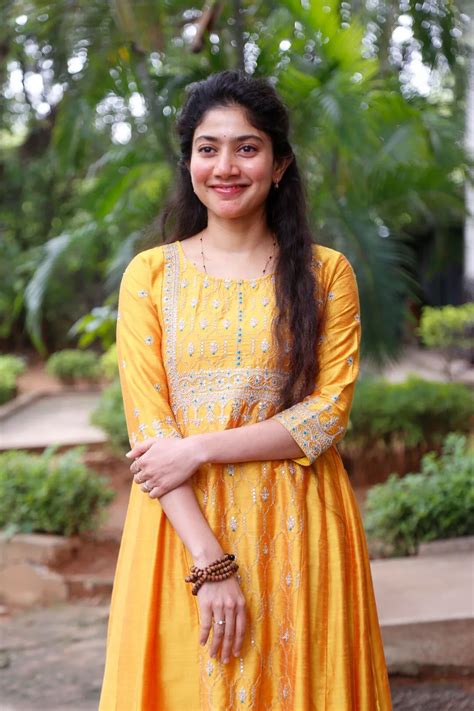 साई पल्लवी (Sai Pallavi): उम्र, मूवी, फोटो, जीवनी, तस्वीरें, फिल्म ...