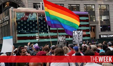 US military to accept transgender recruits on Jan 1: Pentagon