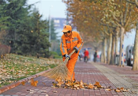 济南市举行庆祝环卫工人节主题活动 表彰最美环卫工人---中国文明网