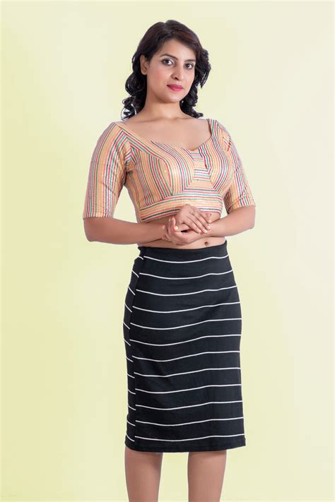 Multi-Colored Elbow Sleeves Round Neck Blouse – threadaffairs.com