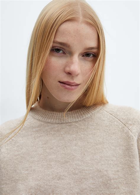 Round-neck knitted sweater - Women | MANGO USA