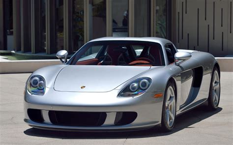 A 2004 Porsche Carrera GT with only 25 miles heads to auction