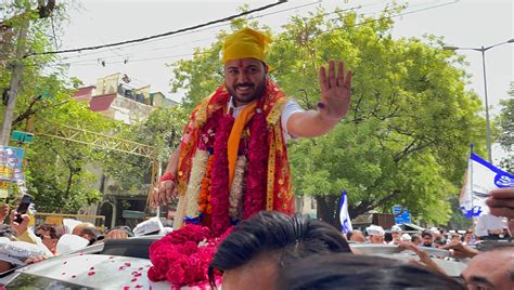 AAP’s Show Of Strength In Rajinder Nagar THE NEW INDIAN - aaps show of ...