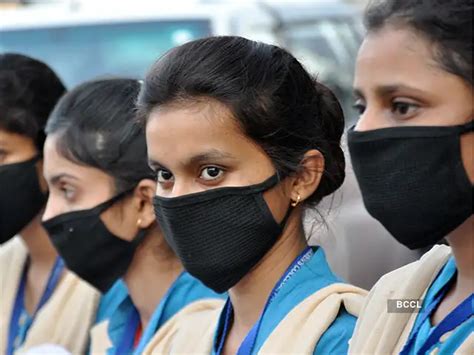 Divided states - Opinions and rules divided over students wearing masks ...