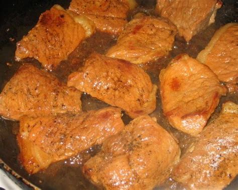 Свинина, запеченная в духовке кусочками - пошаговый рецепт с фото на ...