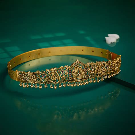 Latest Jewellery Trends to adorn this Wedding Season!