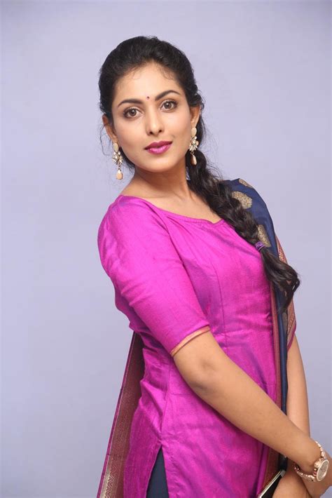 Madhu Shalini new gorgeous looking photos