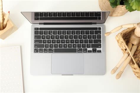 Alienware Laptop Top View 的图像结果