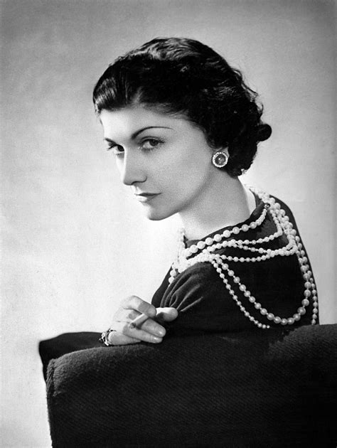 Pin by Yojhaido on X in 2025 | Coco chanel, Coco chanel fashion, French ...