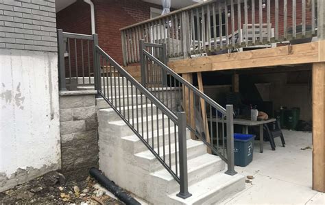 Aluminum Deck Railings, Glass Deck Railing Systems - WATERLOO RAILINGS