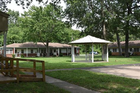 Some tenants in Paducah Housing Authority-owned Pierce Lackey ...