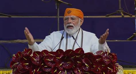 PM Modi addresses nation from Red Fort on Guru Tegh Bahadur's 400th ...
