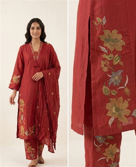 Deep Maroon Pure Cotton Suit Set With Exquisite Floral Embroidery – El ...