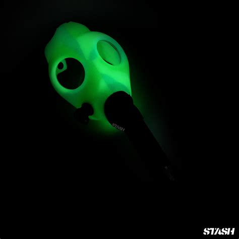 Glow Gas Mask Bong – STASHPH
