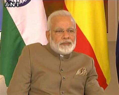 Live: PM Modi in Russia: Prime Minister Narendra Modi today paid floral ...