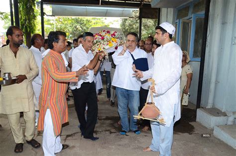 Celebrities pay last respects to veteran actress Shammi Pics ...