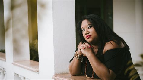 The Ultimate Guide to Formal Wear for Plus Size Women – Inaraa