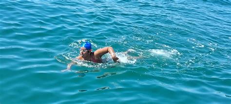 16-year-old Indian girl creates history by swimming across The English ...