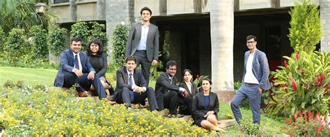 Degree-Granting Programmes and Certificate Programme | IIM Bangalore