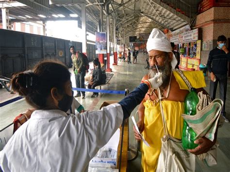 India's active COVID cases breach 1 lakh mark with 4,313 fresh infections