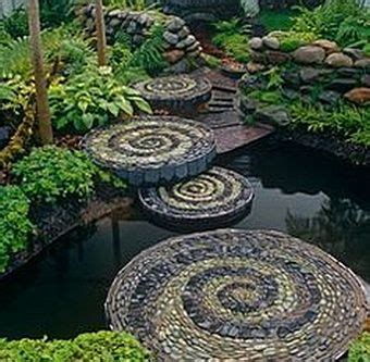 https://i.pinimg.com/736x/23/77/1b/23771b82fae861dbc41f83f1c983f879--mosaic-stepping-stones-pebble-mosaic.jpg
