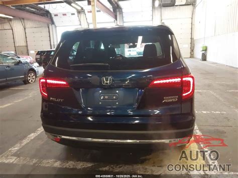 2017 Honda PILOT TOURING Gasoline - 5FNYF6H95HB057363