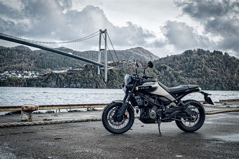 Motorrad Vergleich Husqvarna Svartpilen 401 2023 vs. Husqvarna Vitpilen 401 2025