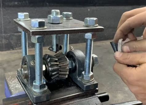 Wire Stripper Tutorial 的图像结果