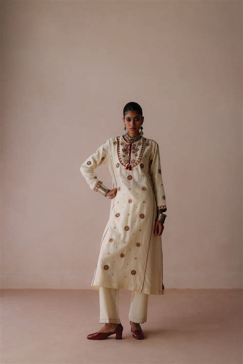 Ivory Kurta Set – AVACARA