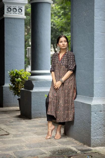 Amer Black Ajrakh Kurta – Entwine